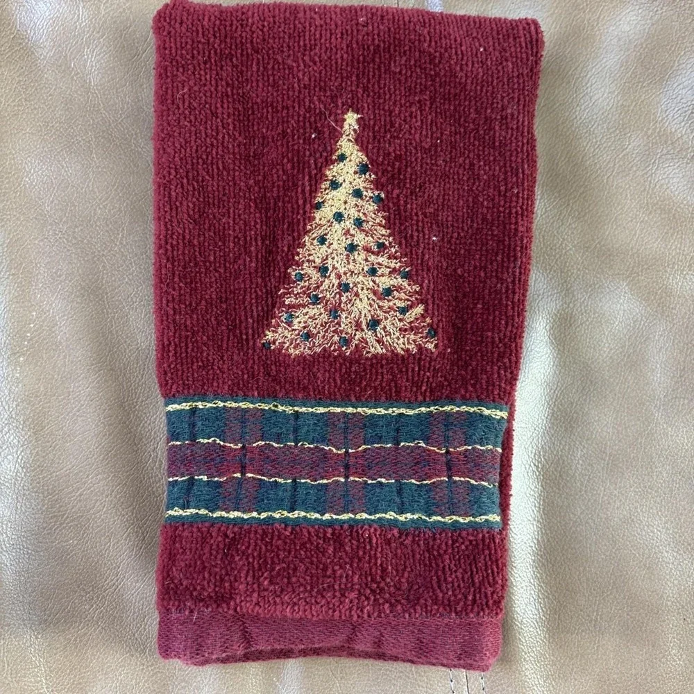 VTG Christmas Embroidered Fingertip Towels (3) Country Primitive Mittens Tree
